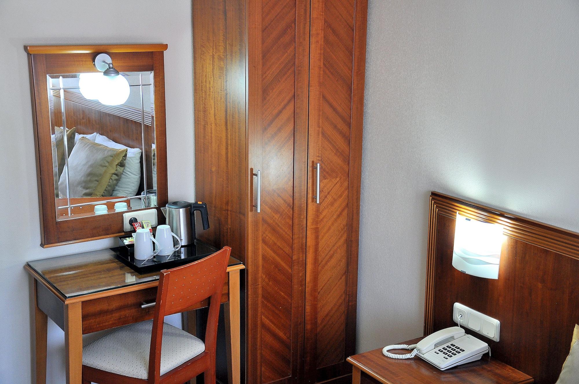 Hotel Centrum Истанбул Екстериор снимка